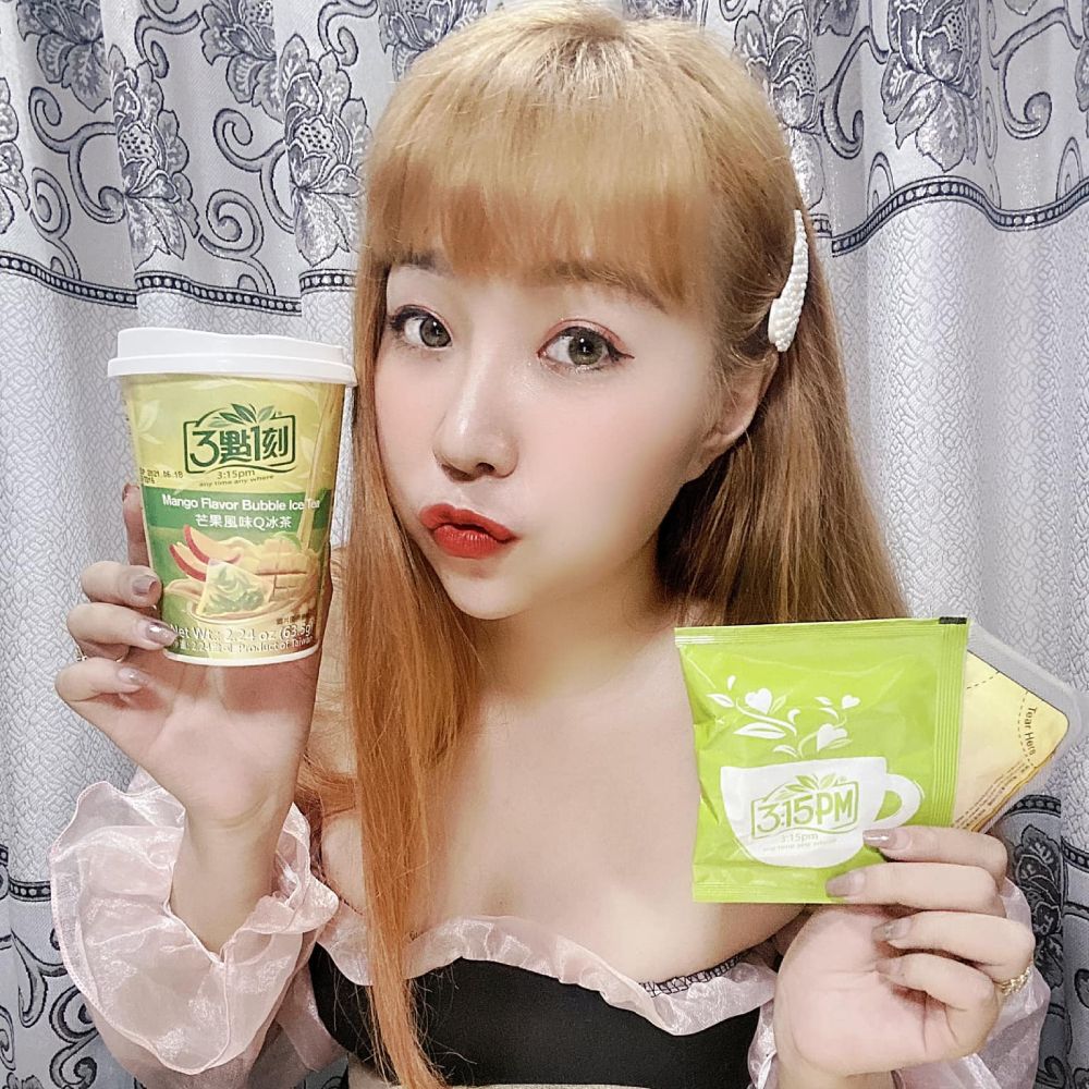 【Nguyễn Thị Hồng Thúy】Trà đỗ vào sữa , hay sữa đỗ vào trà