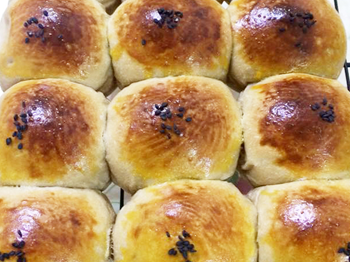 紅烏龍拿鐵年糕麵包